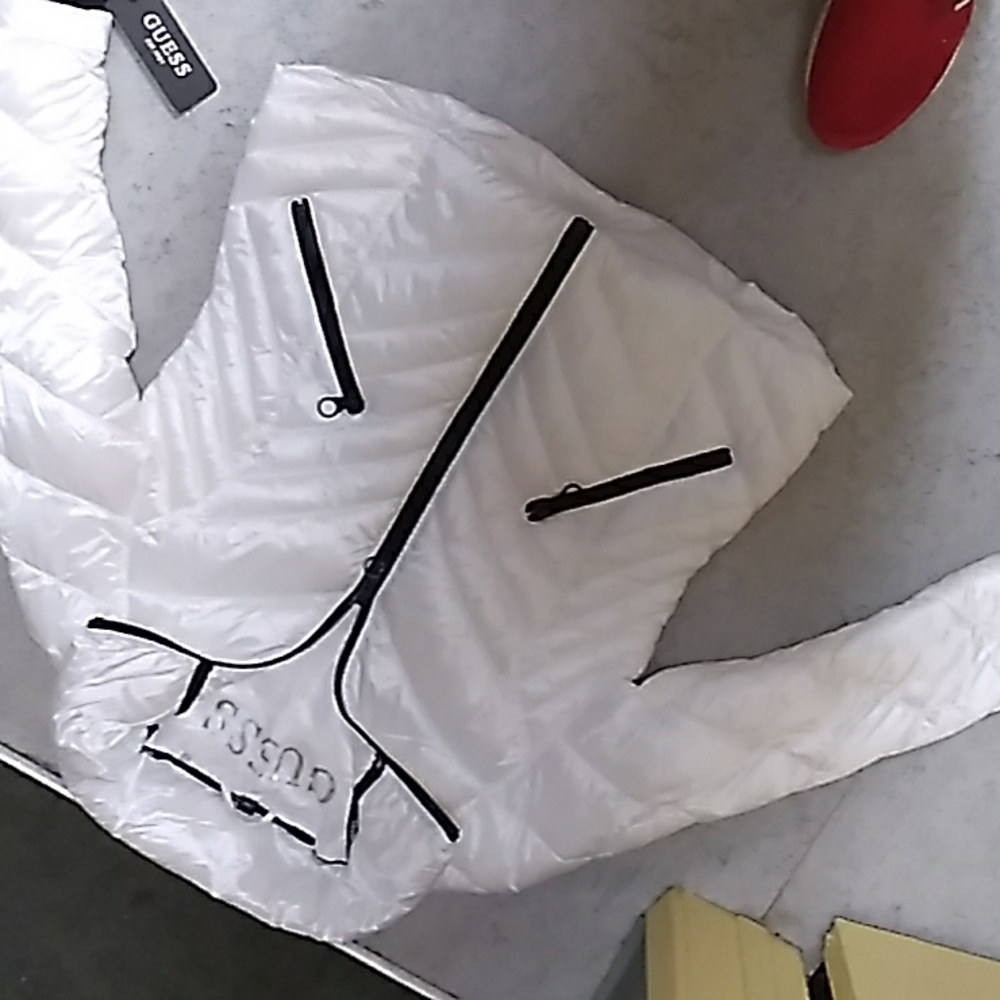 Guess,L,White
